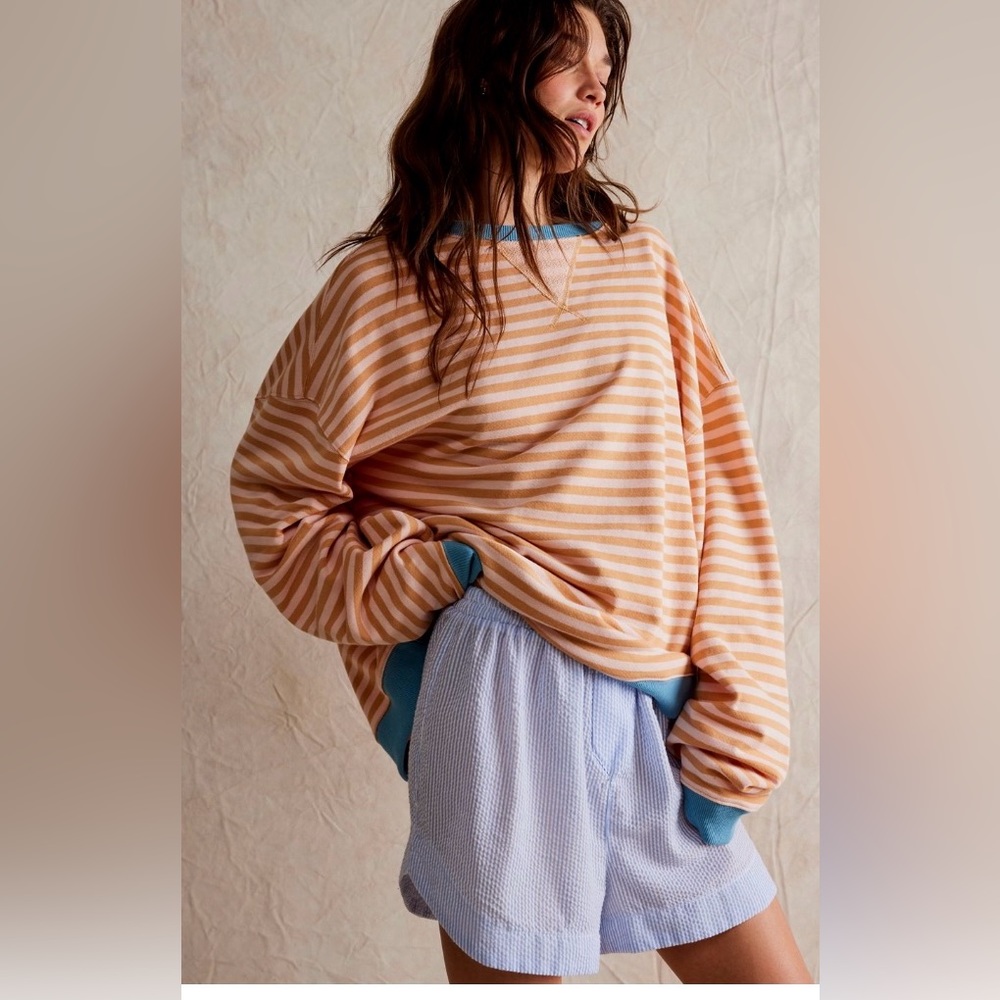 🧡💙FREE PEOPLE STRIPPED OVERSIZED CREW NECK SWEATSHIRT - Picture 4 of 12